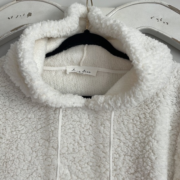 LOVE TREE FLUFFY PULL OVER HOODIE OFF WHITE SIZE SMALL - Picture 3 of 12